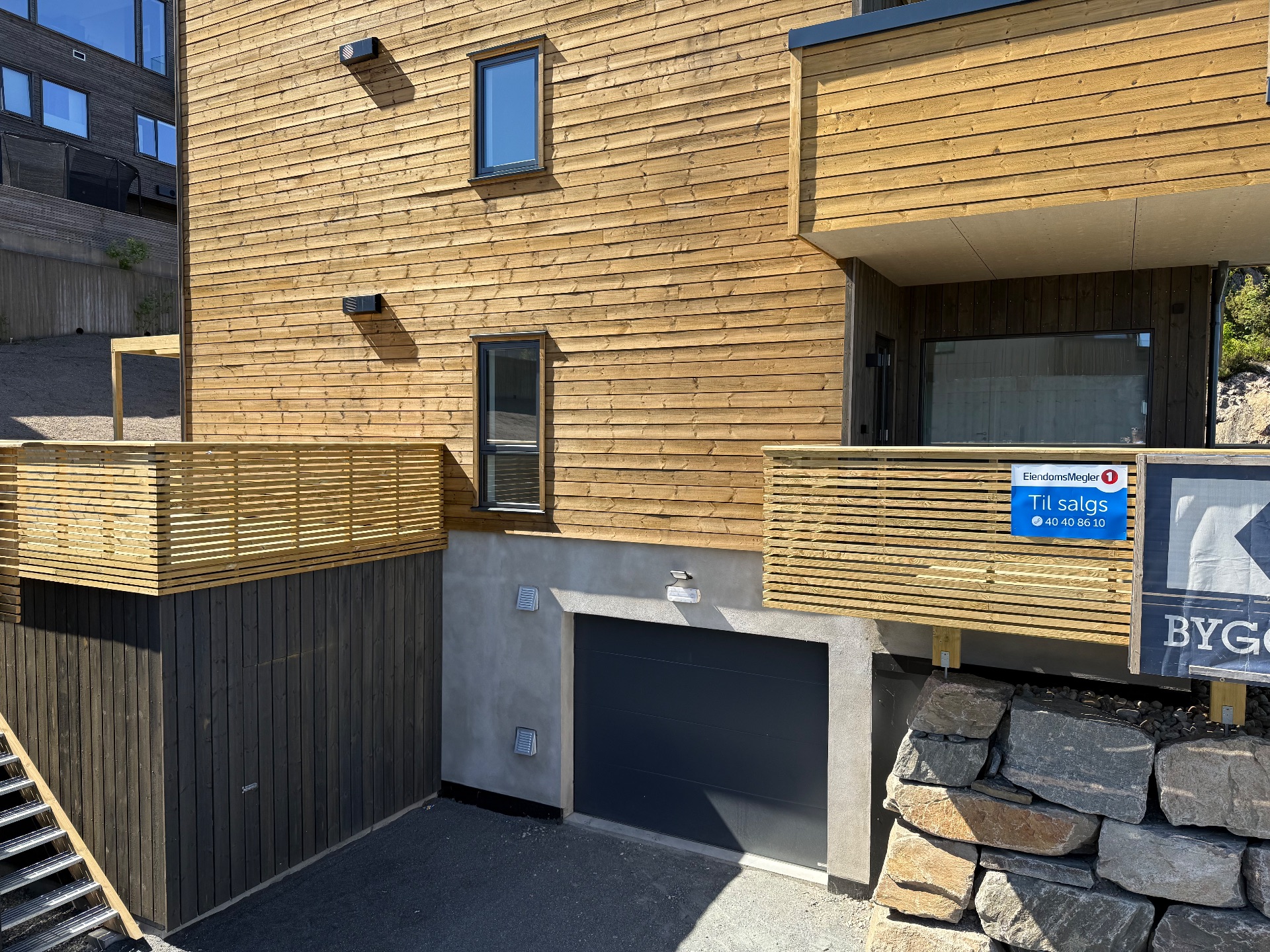 Inngang til parkeringskjeller