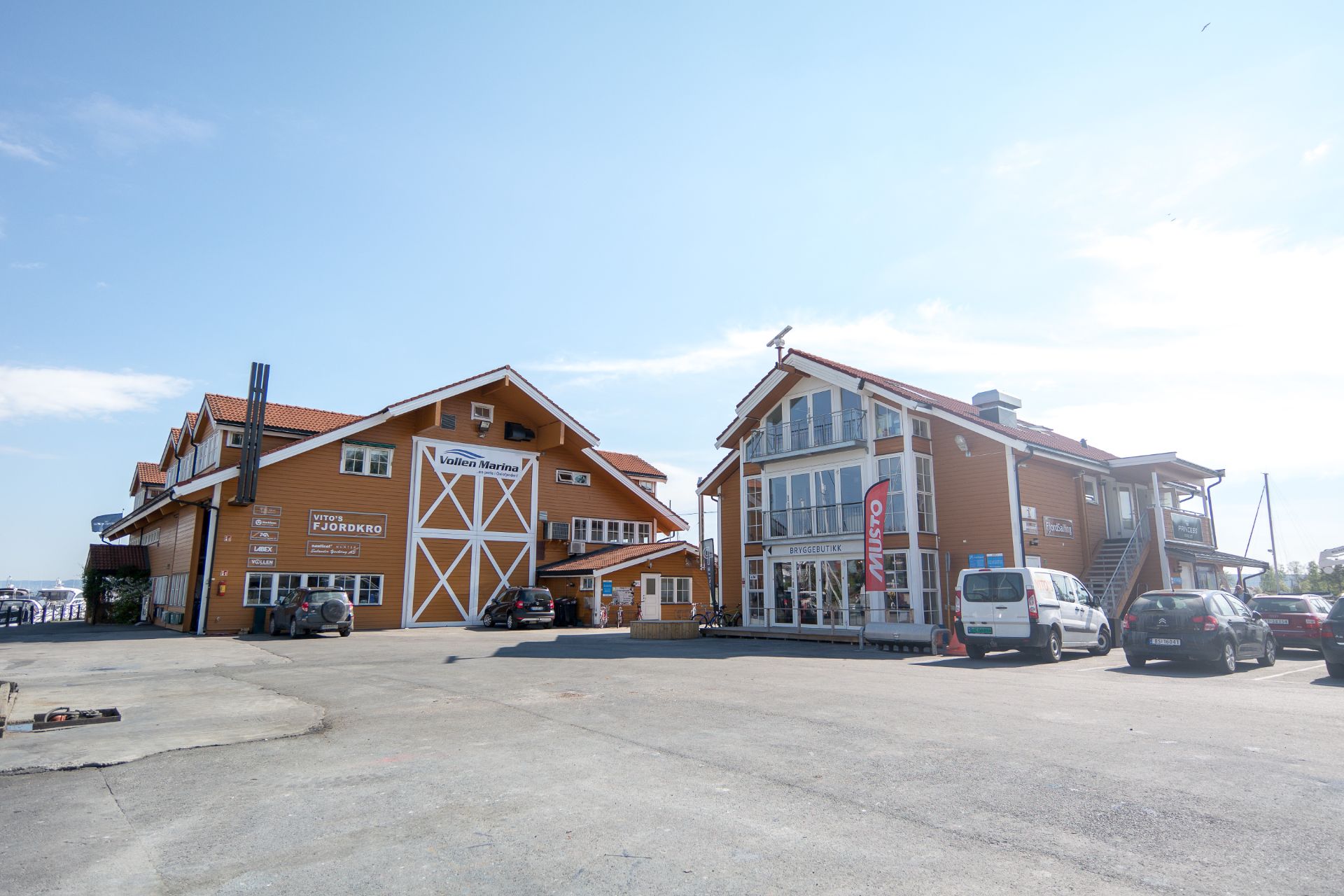 Vollen marina er et populært samlingssted store deler av året