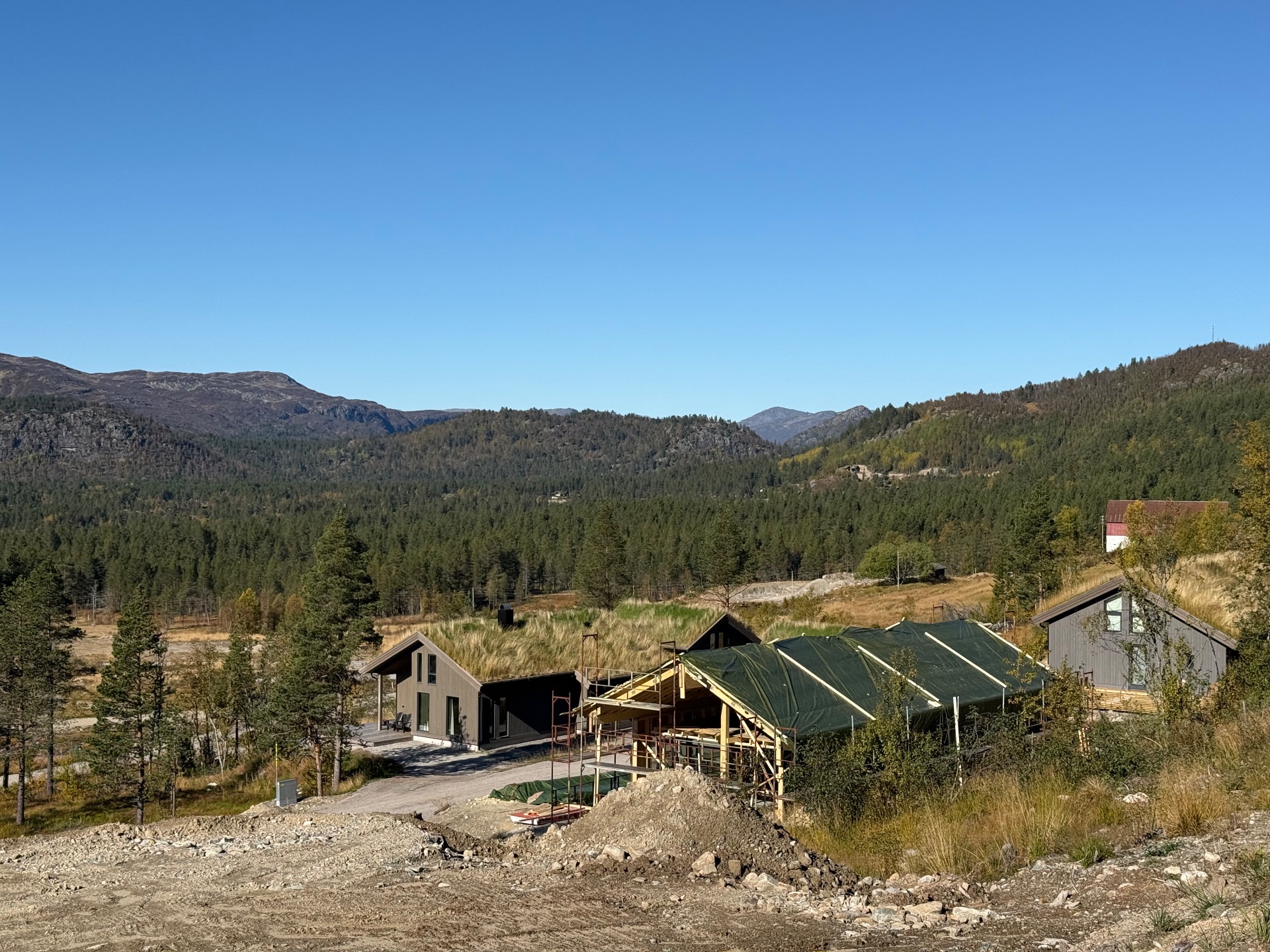 Hytten er under bygging.