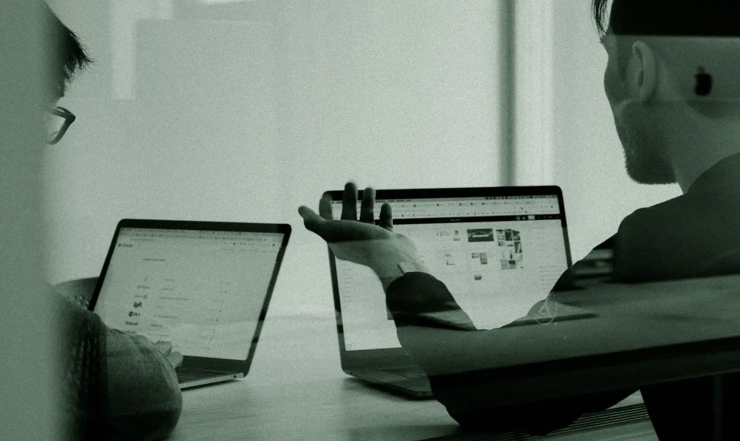 Ansvarlig søker cover represents responsible applicant  discussion process.