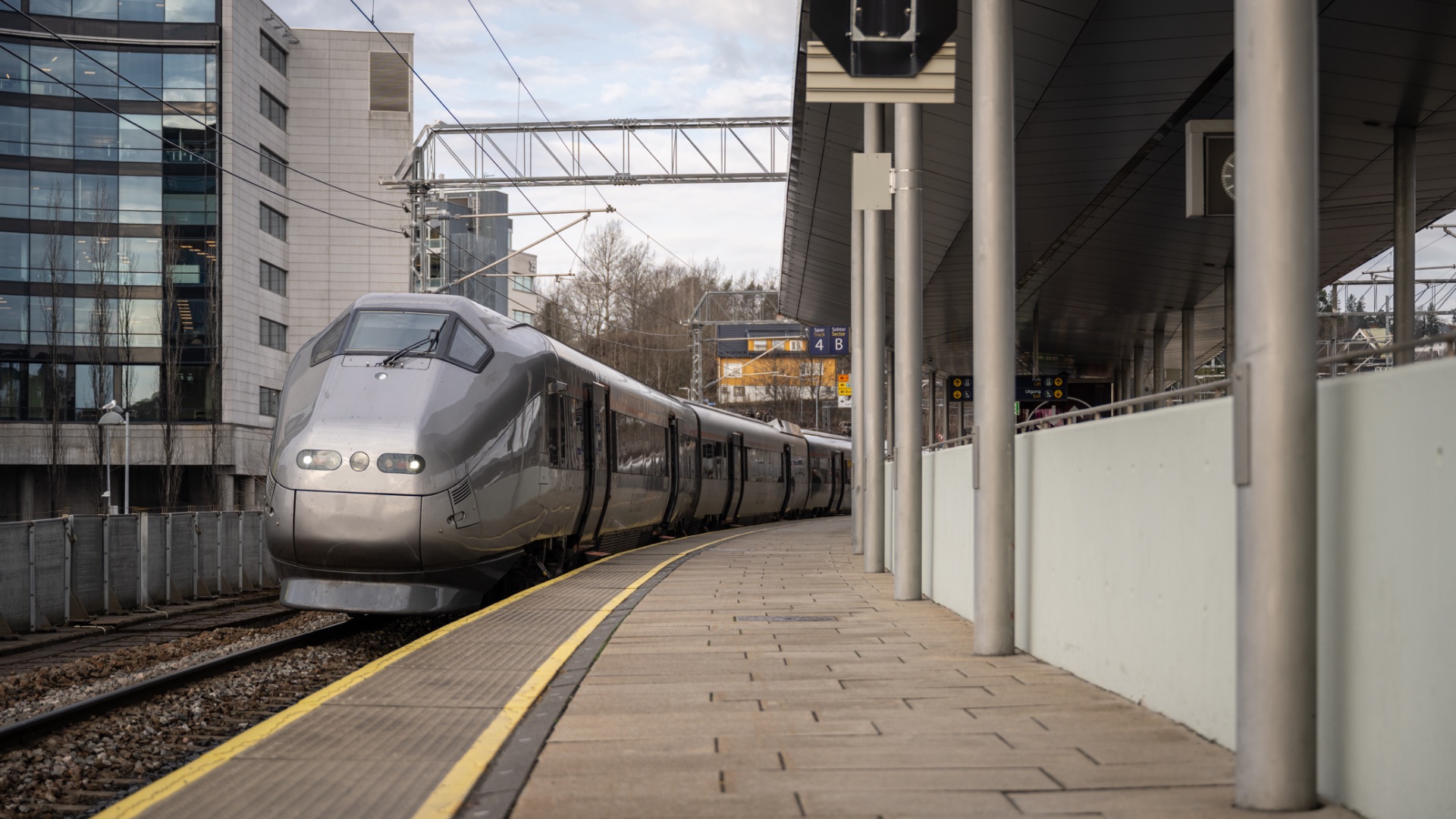 Lysaker stasjon med hyppige togavganger